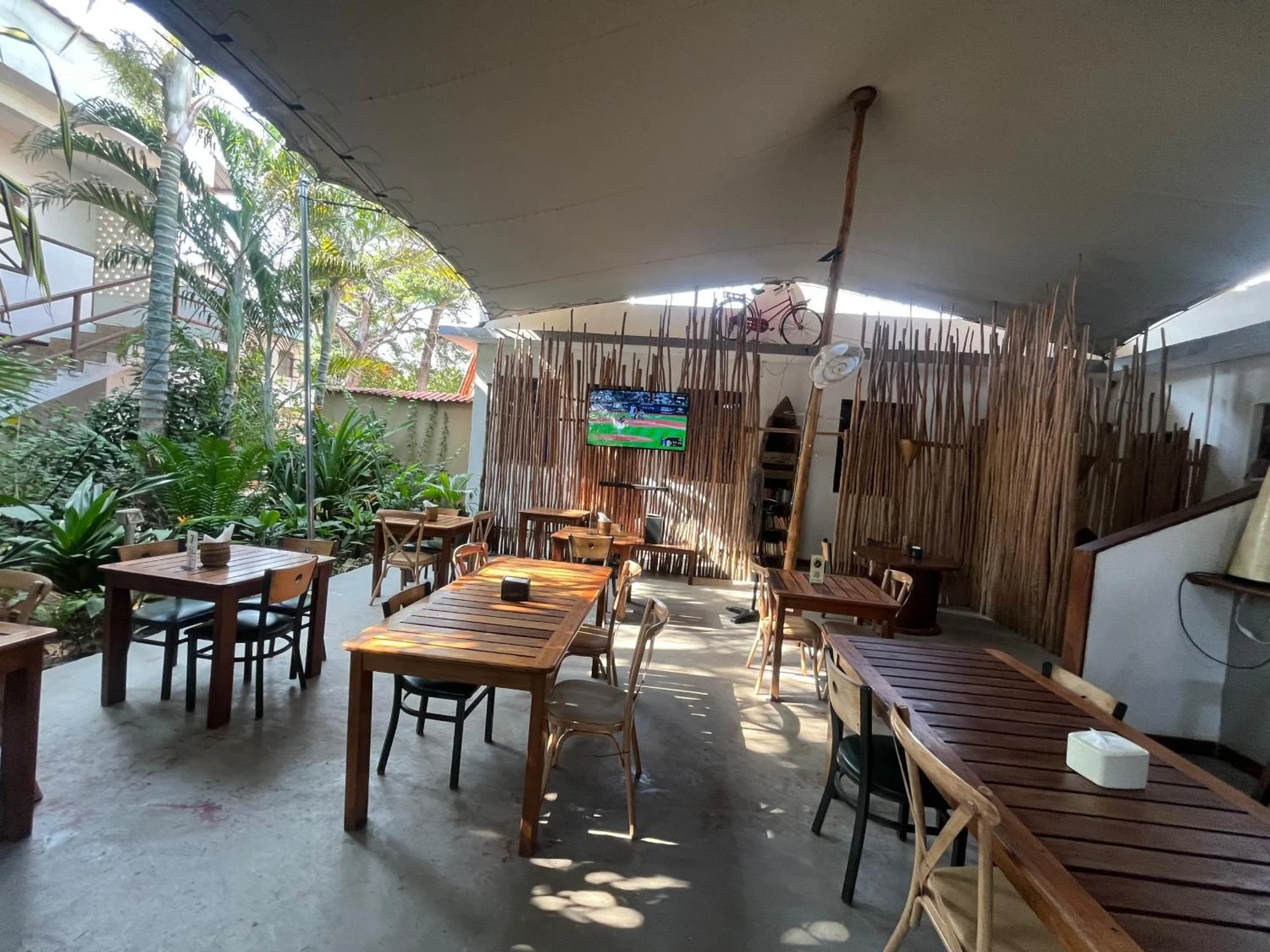 27 Cafe Zanzibar Airport Hotel